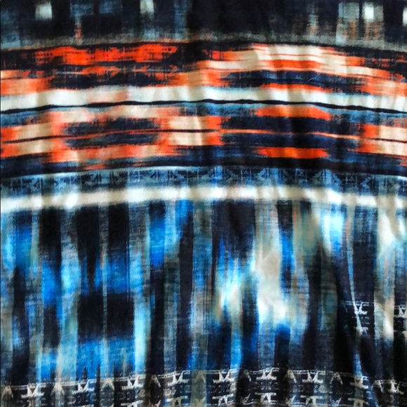 Soft multicolored 3/4 length sleeve top - Picture 2 of 2